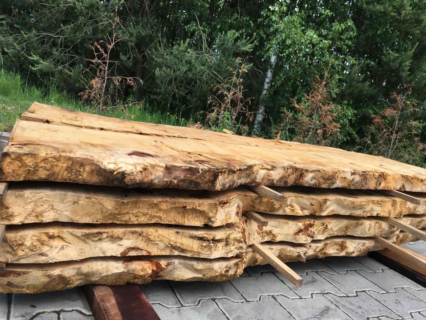 magazynowanie drewna na przekladkach w firmie sekowski