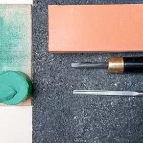 czym ostrzyć dłuta do linorytu